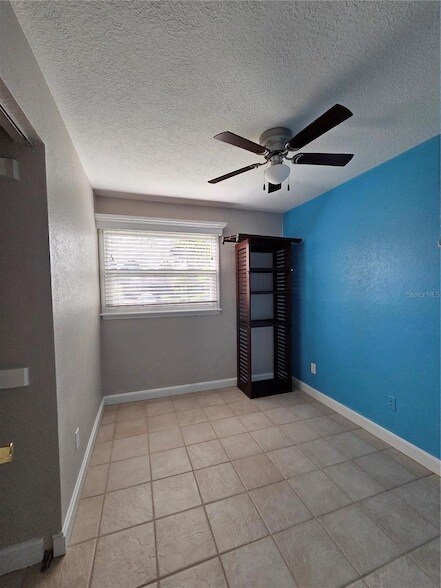 Building Photo - 835 Golden Isle Dr