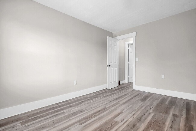 Building Photo - Newly Updated 2 Bedroom Home – Bright, Modern, and Move-In Ready!