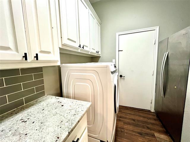 Building Photo - 615 Fallbrook Dr