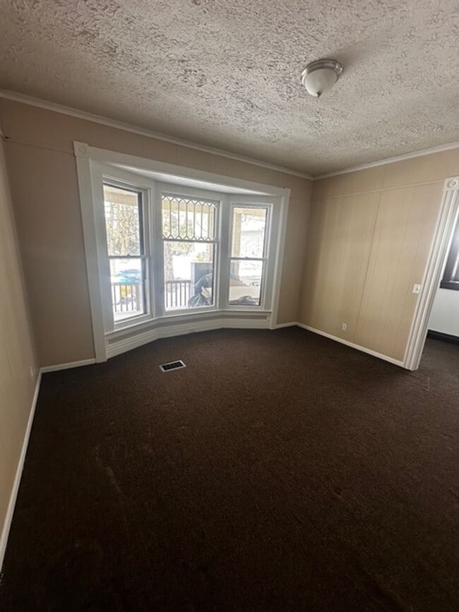 Building Photo - 97 Glendale Park