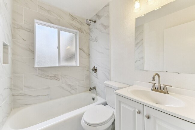 Building Photo - Stunning Single Family Home | 4BR/2BA | 1-Car Covered Parking | Fenced backyard