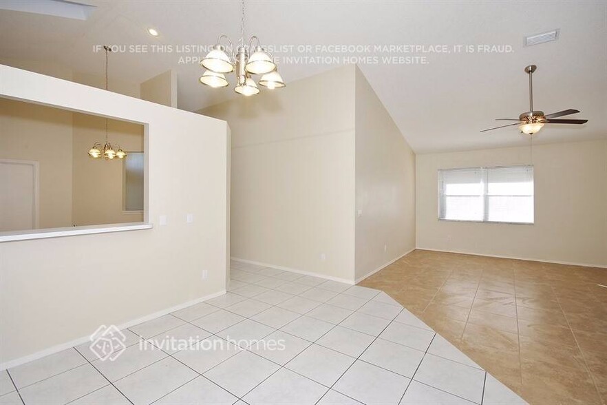 Building Photo - 914 River Cove Ave