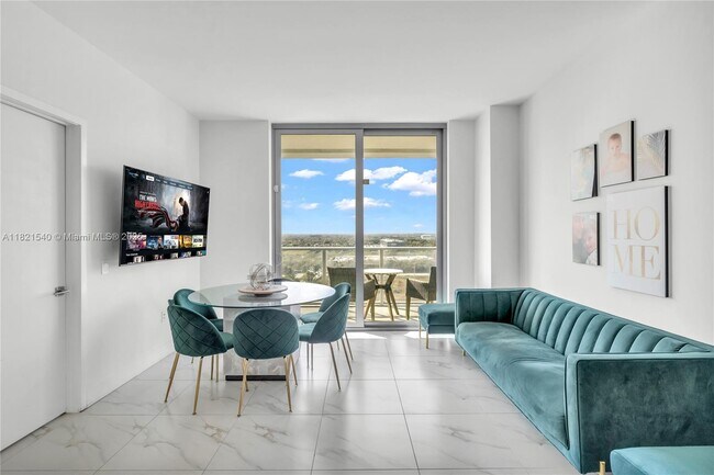 Building Photo - 2000 Metropica Wy