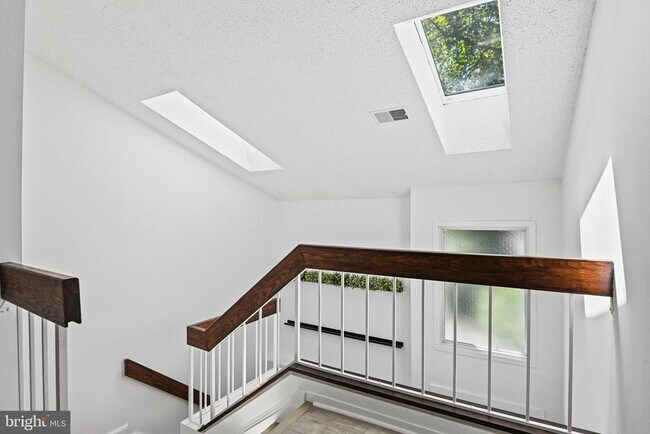 Building Photo - 11039 Villaridge Ct