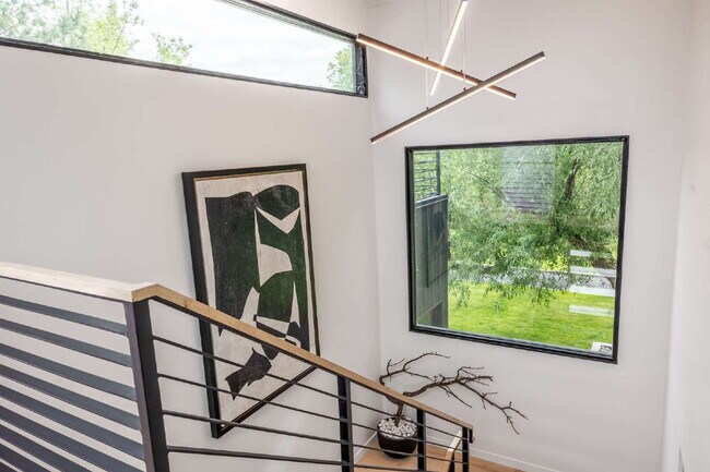 Building Photo - Modern Luxury Rental with Unobstructed Fla...