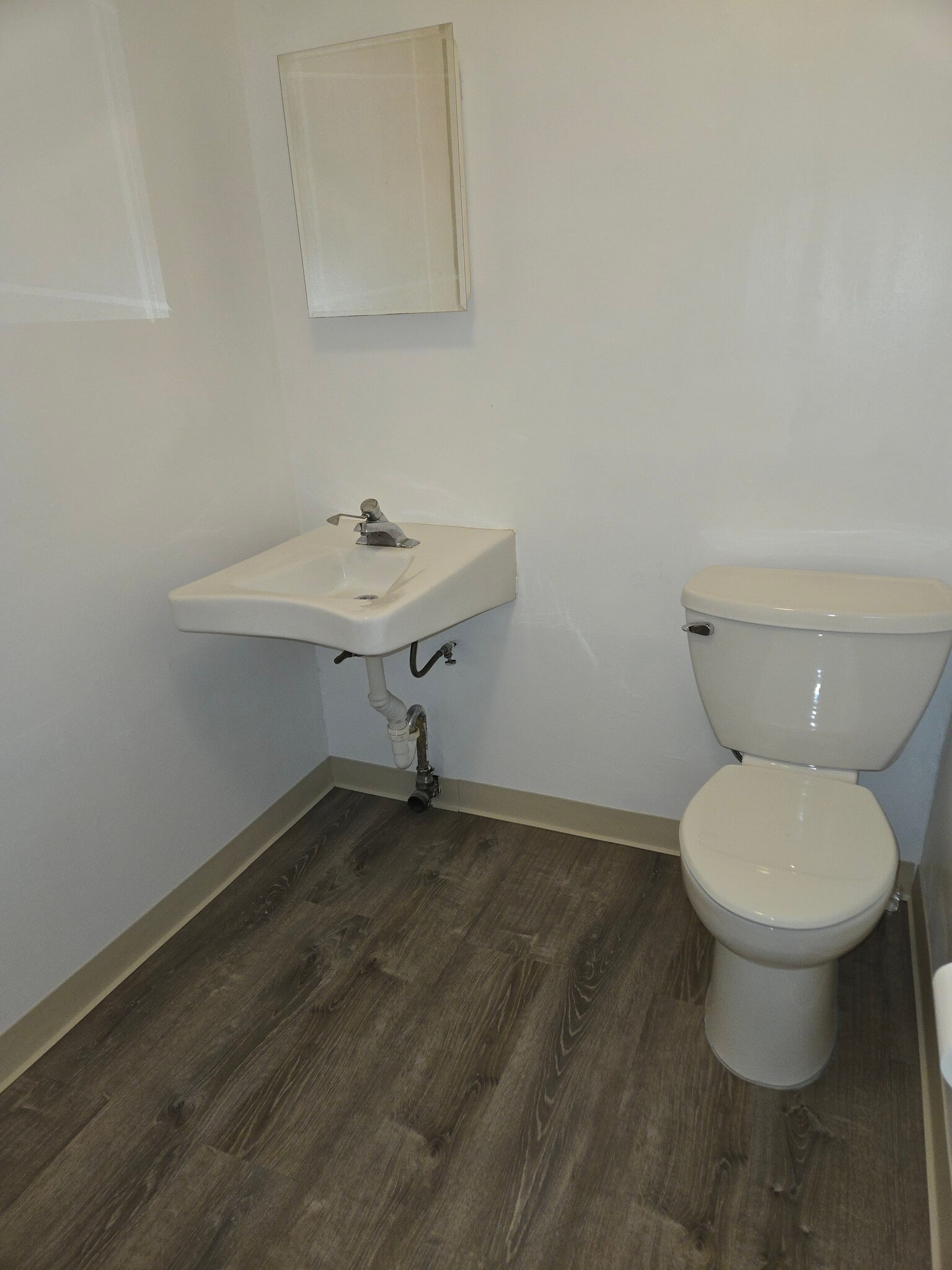 Building Photo - 639 Pawling Ave