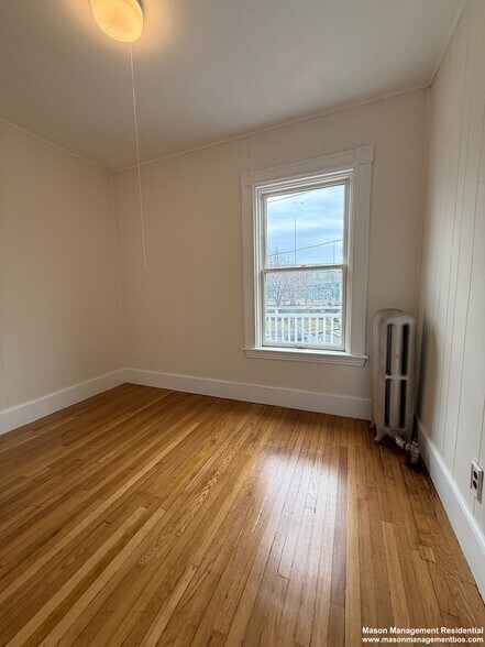 Building Photo - 5 Alcott St