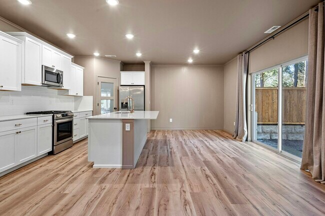 Building Photo - 4350 Nettle Dr SE