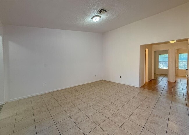 Building Photo - 242 Windsor Way