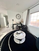 Building Photo - 527 W Colden Ave