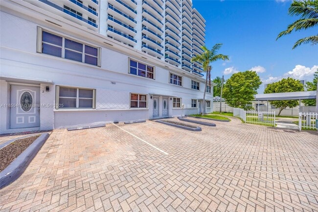 Building Photo - 7801 Hispanola Ave