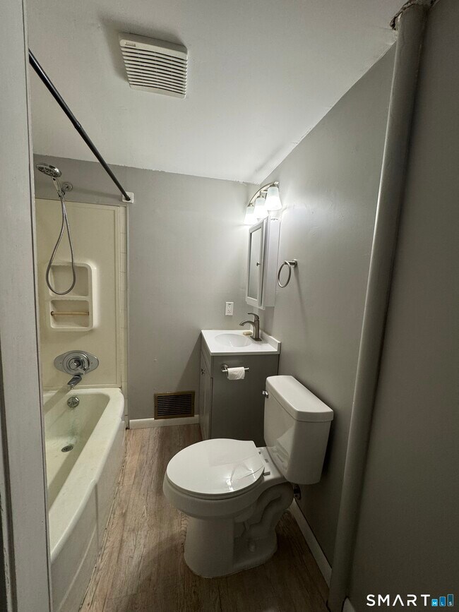 Building Photo - 26-28 Portland Rd