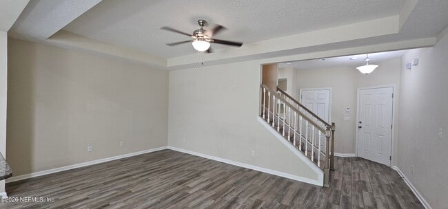 Building Photo - 221 Richmond Dr