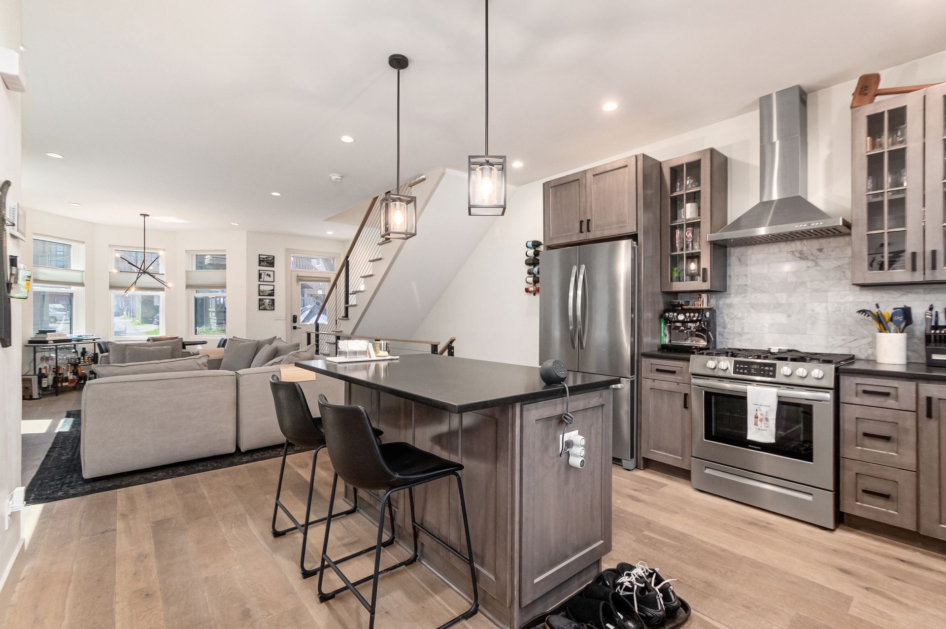 Building Photo - 1196 Hamlet St