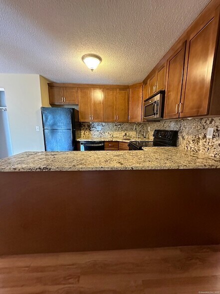 Building Photo - 2422 Harbor View Dr