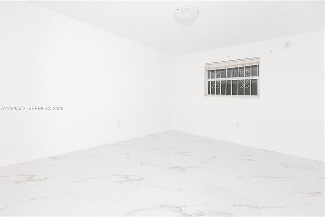 Building Photo - 1060 NE 78th St