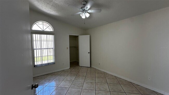 Building Photo - 2415 Harbor Town Dr