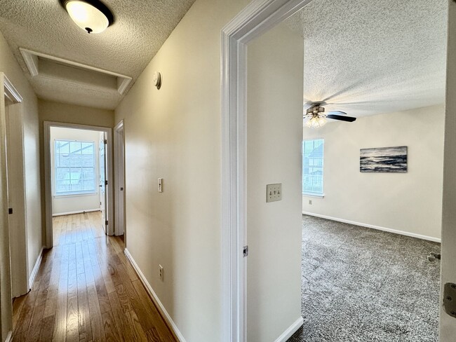 Building Photo - 4-Bedroom Home in Rock Creek Available NOW...