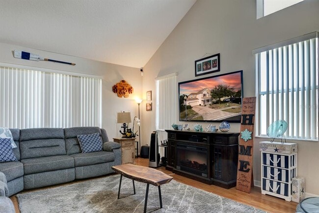 Building Photo - 3161 Poppy Hill Rd