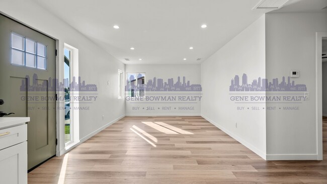 Building Photo - 2205 E 24th St