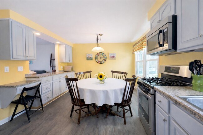 Building Photo - 37 Penhurst Rd