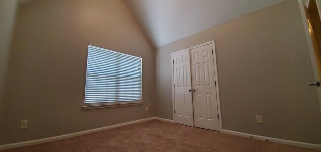 Building Photo - 3 Bedroom Home in North Charlotte