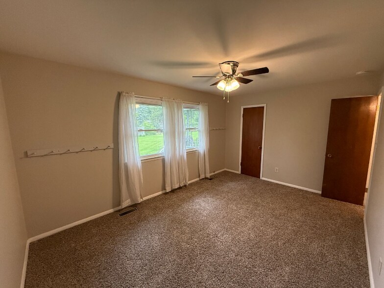 Building Photo - 4221 Lynwood Ct
