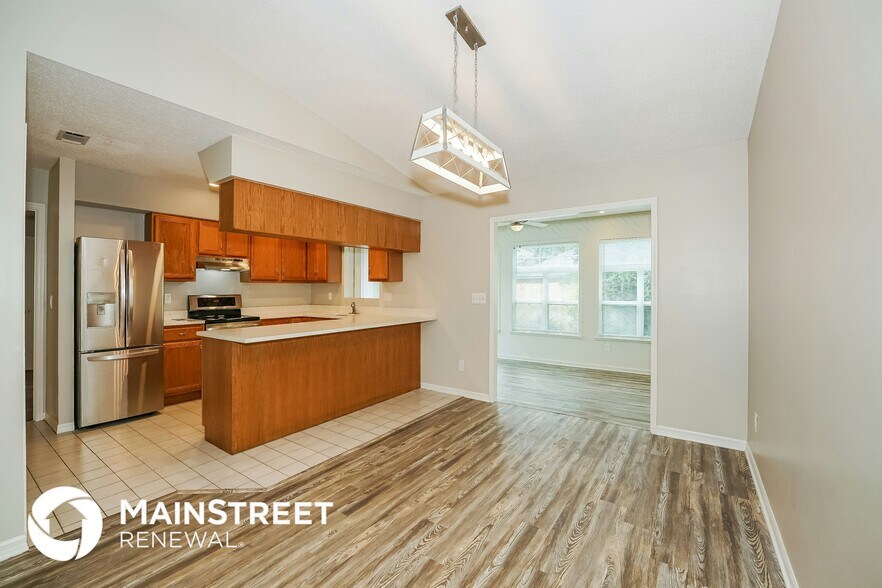 Building Photo - 402 Fleming Ave
