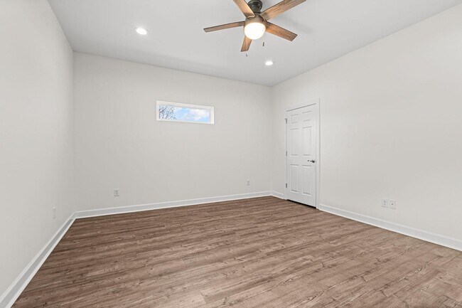 Building Photo - 2811 N Panama Ave