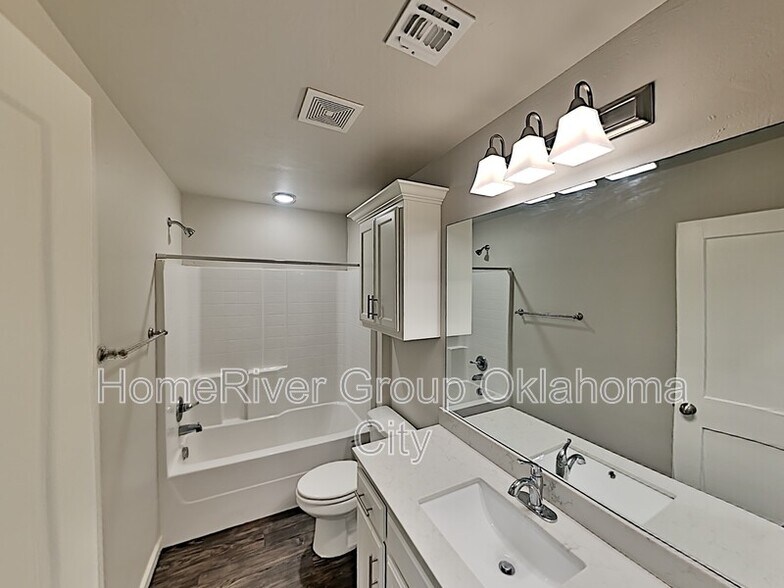 Building Photo - 418 Vail Cir
