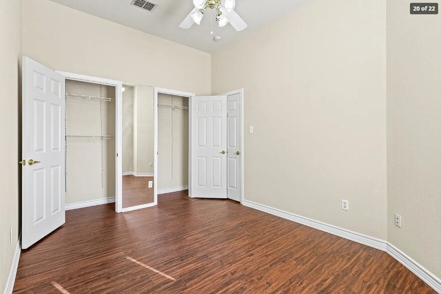 Building Photo - 2127 Ballycastle Dr