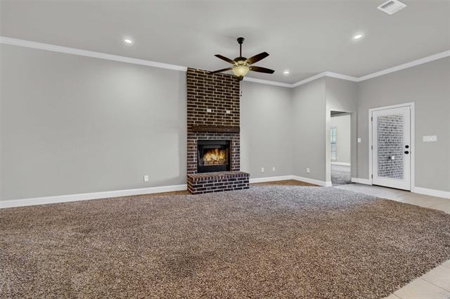 Building Photo - 2401 Southridge Ln