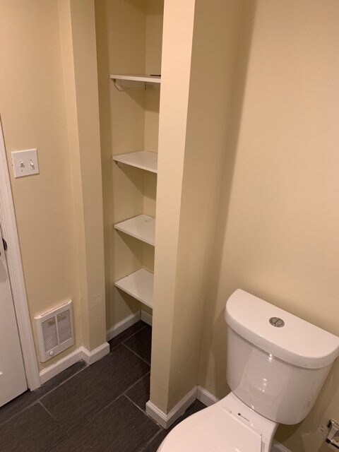 Building Photo - 24 E Silver St