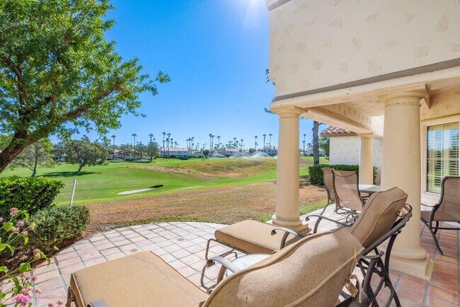 Building Photo - 260 Vista Royale Cir E