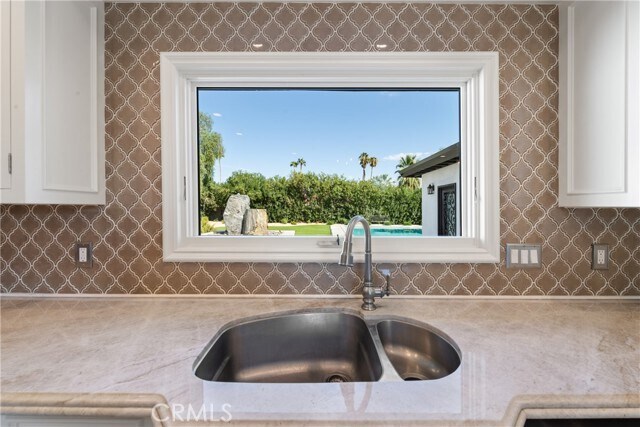 Building Photo - 72408 Desert Dr