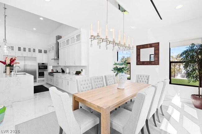 Building Photo - 4315 N Dapple Gray Rd