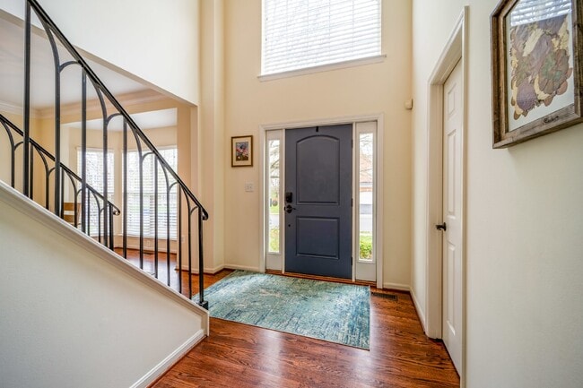 Building Photo - Stunningly Updated Home in Evergreen Meado...