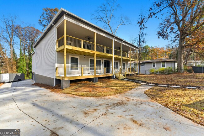 Building Photo - 1409 Northwest Dr NW