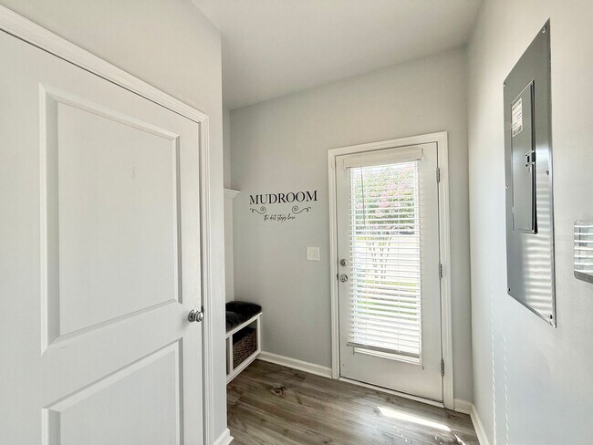 Building Photo - **OFFERING REFUNDABLE APPLICATION FEES & $100 MOVE IN PROMOTION** Modern 3BD, 2.5BA Clayton Townh...