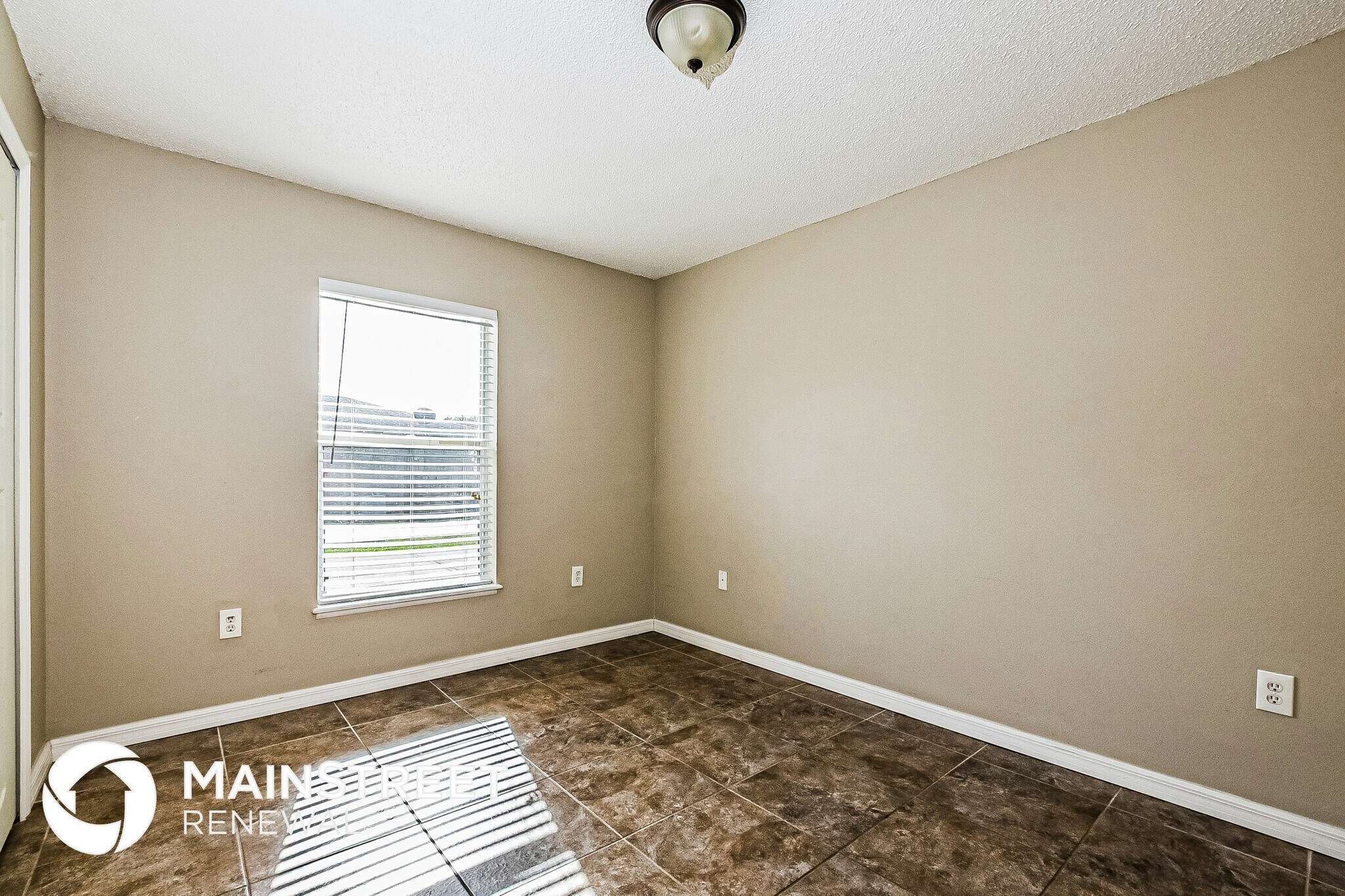 Building Photo - 822 Del Prado Dr