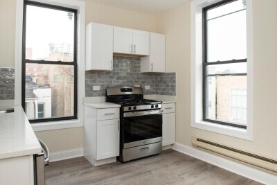 Primary Photo - 856 W George St