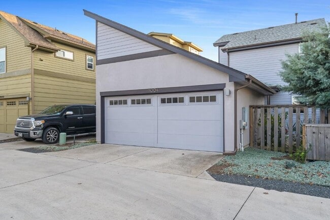 Building Photo - 1004 Banyon St