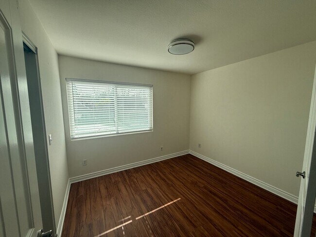 Building Photo - Gorgeous and Upgraded 4 Bed, 2.5 Bath Two-Story in Villa Portofino!