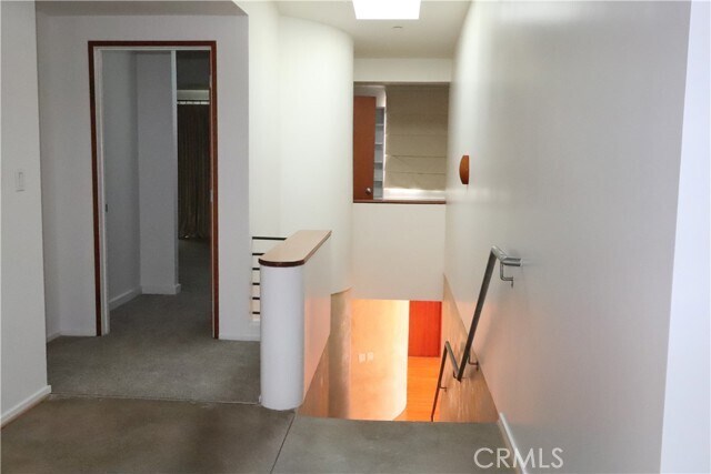 Building Photo - 703 Luton Dr