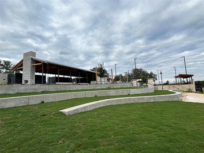 Building Photo - 537 Bauer Lp