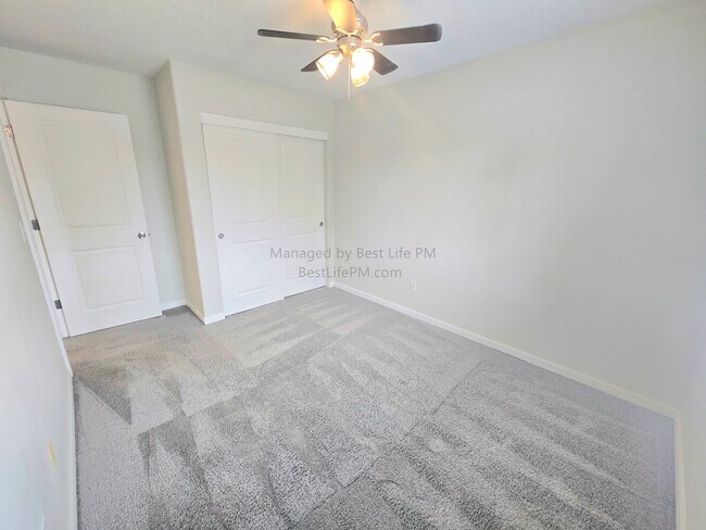 Building Photo - 17923 SW Niks Dr