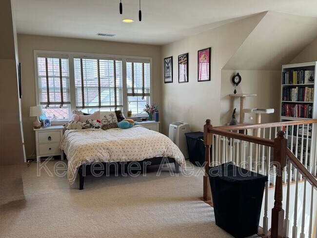 Building Photo - 6987 Forepond Ct