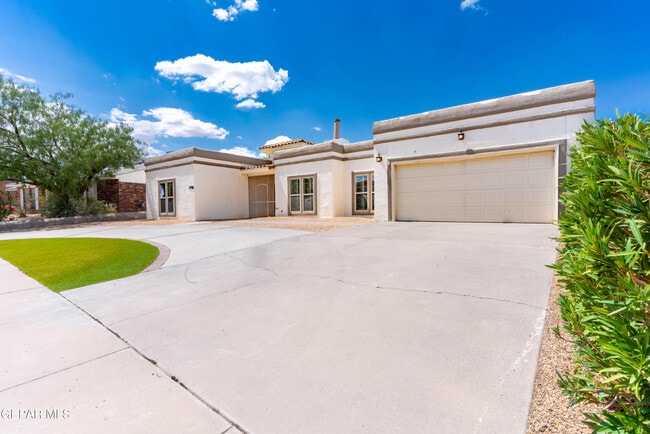 Building Photo - 7033 San Marino Dr