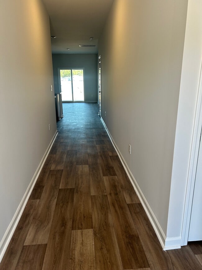 Building Photo - 404 Lehamite Ct