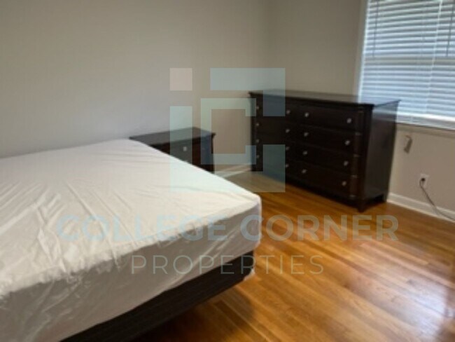 Building Photo - 1457 Brookwood Dr